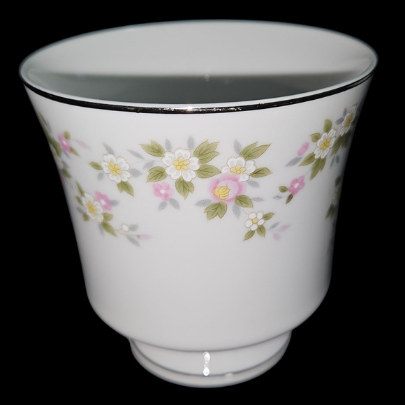 Treasure Chest Lenore No. 7001 Cup & Saucer Set Pink White Flowers Silver Trim - Picture 4 of 9